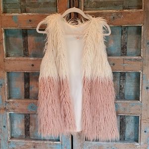 Fluffy vest with pockets